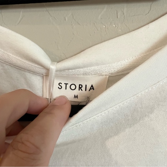 Nwt Storia Smiley Face Shirt Sleeve Crop Top Tshirt tee M - Picture 3 of 6